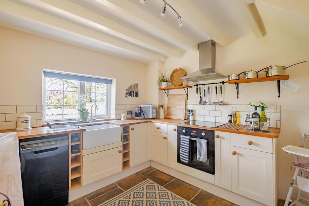 Rhos Y Bel Cottage Angelsey Llangadwaladr  Dış mekan fotoğraf