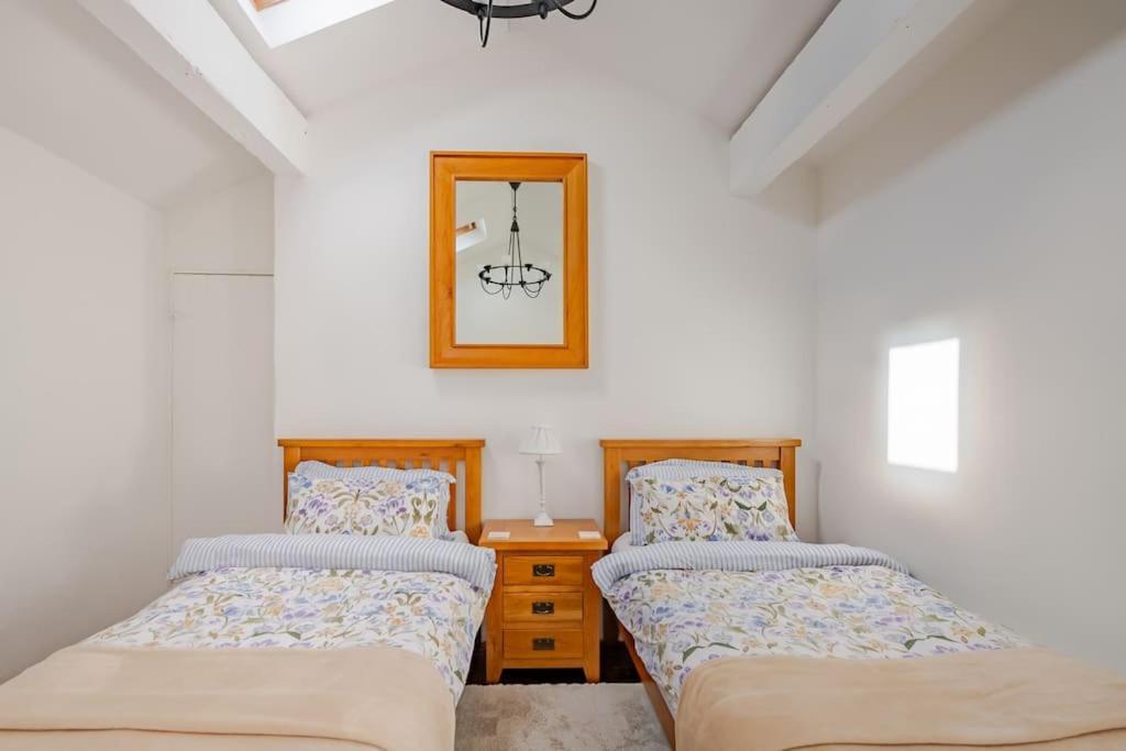Rhos Y Bel Cottage Angelsey Llangadwaladr  Dış mekan fotoğraf