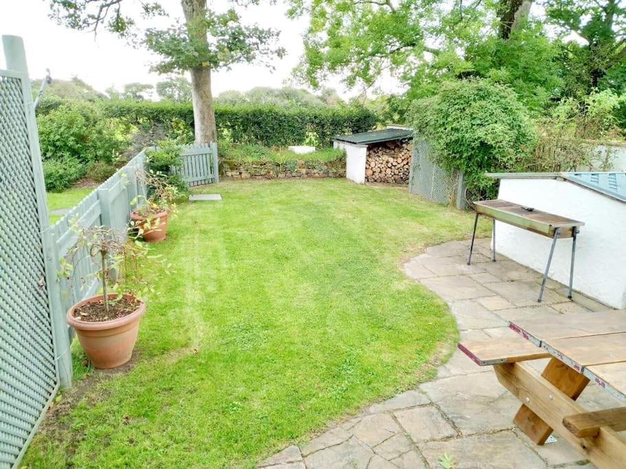 Rhos Y Bel Cottage Angelsey Llangadwaladr  Dış mekan fotoğraf