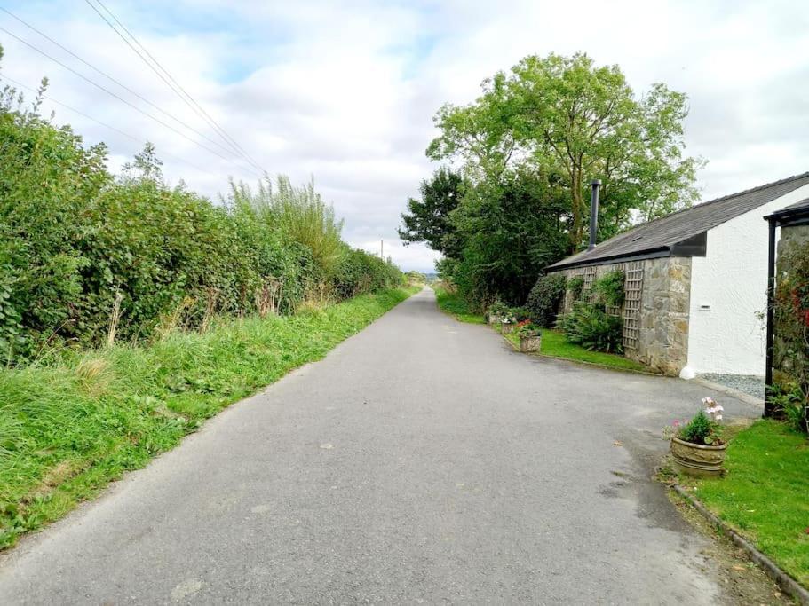 Rhos Y Bel Cottage Angelsey Llangadwaladr  Dış mekan fotoğraf