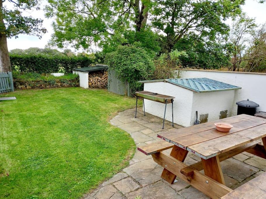 Rhos Y Bel Cottage Angelsey Llangadwaladr  Dış mekan fotoğraf